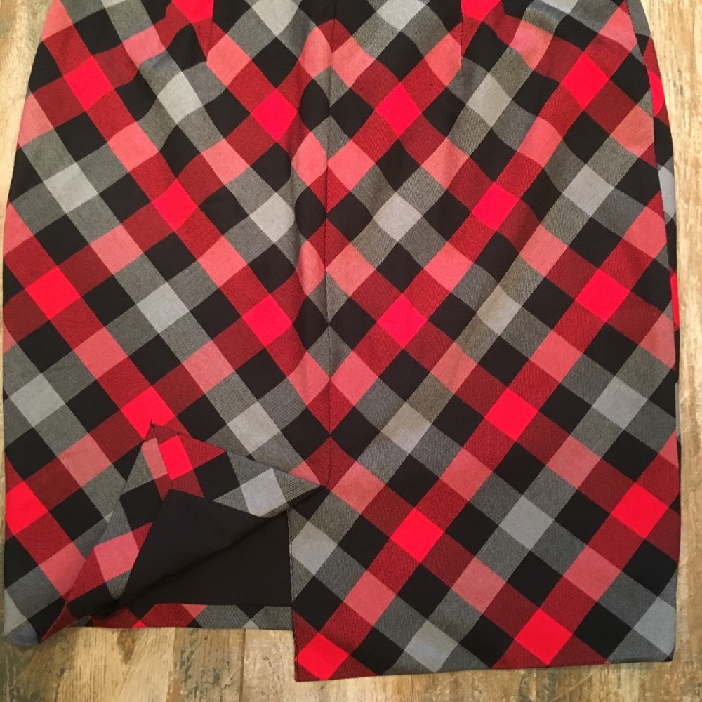 💫💫donating 3/6 The Limited skirt - Picture 2 of 5